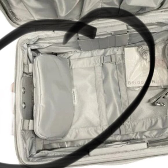 Briggs & Riley Snap On Luggage Toiletry Bag - Picture 8 of 8